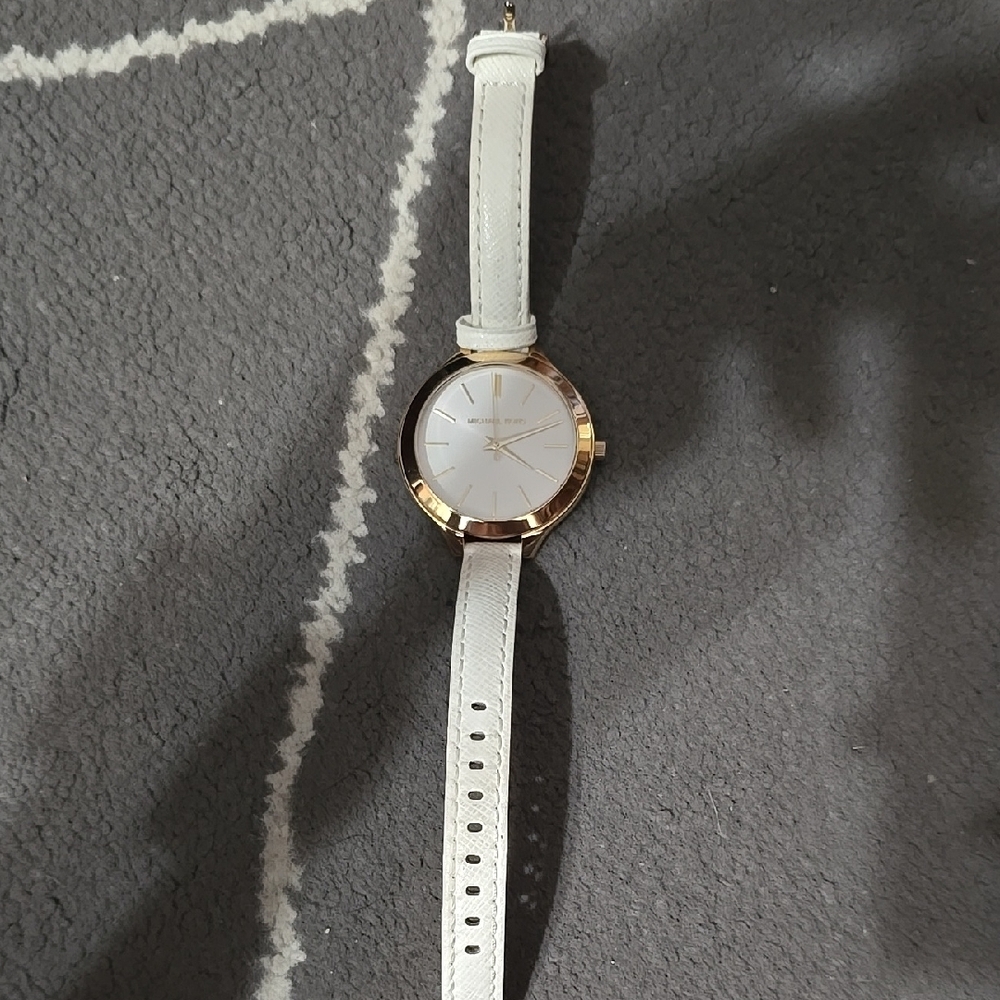 Michael KorsWhite and Gold Women's Watch